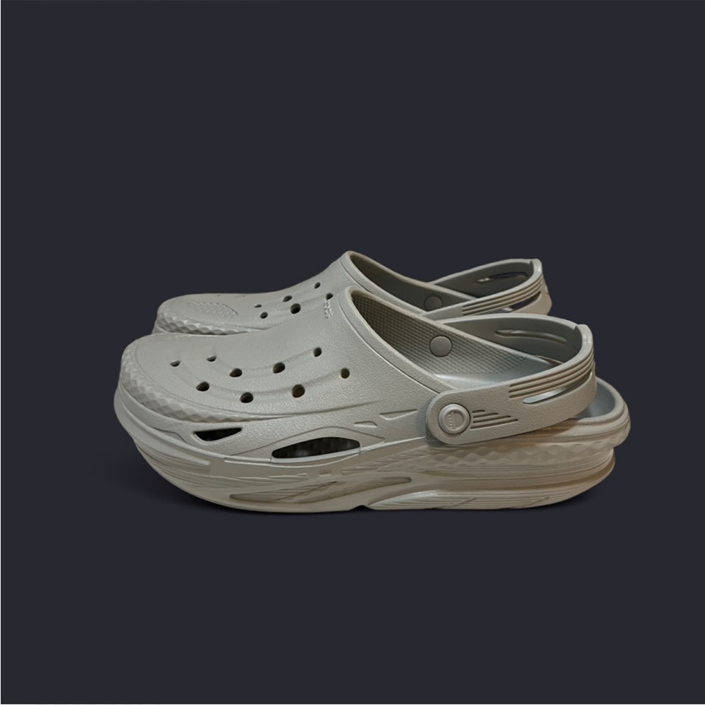 CROCS Off Grid Clog Light Gray Unisex M8 W10